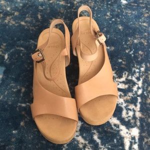 Dansko clog open toed sandals, 38, tan/nude
